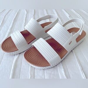 •Reef• Water Vista White/Tan Sandals